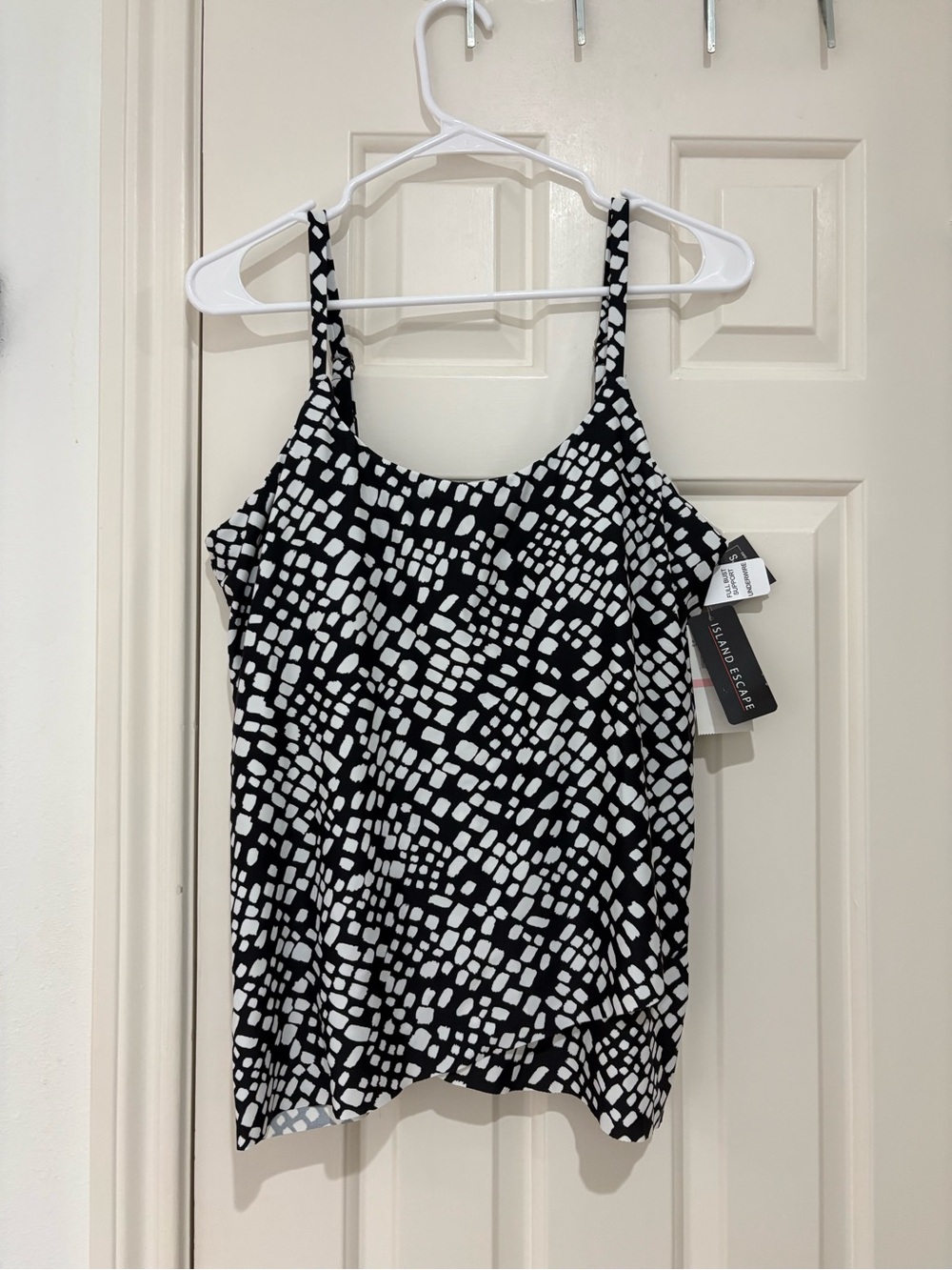 Island Escape NWT Black & White Printed Spaghetti Adjustable Strap Tankini Top